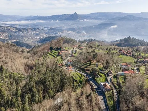 Moradia T4 para venda