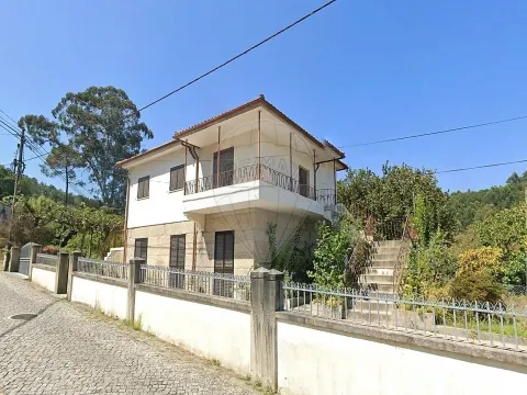 Moradia T4 para venda