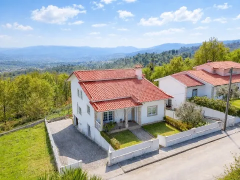 Moradia T4 para venda