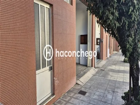 Garagem e Estacionamento Fechado no centro da cidade de Barcelos