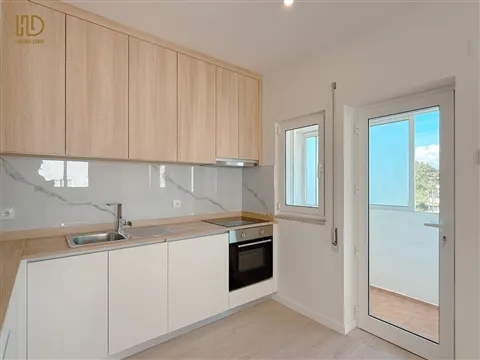 Andar Moradia T3 remodelado a 2.5km das praias de Gaia