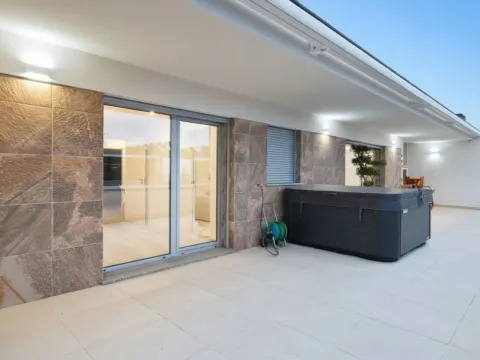 Wohnung 4 Schlafzimmer