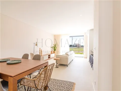 Conforto e design junto à praia - Moradia T4+1 Areal Lourinhã