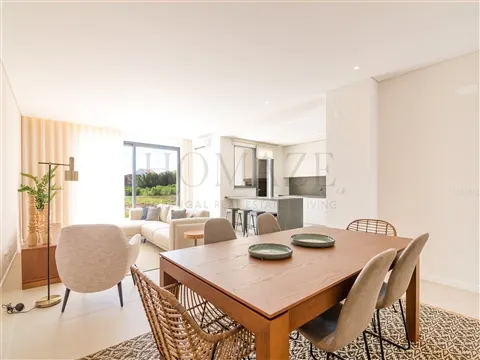 Conforto e design junto à praia - Moradia T4+1 Areal Lourinhã