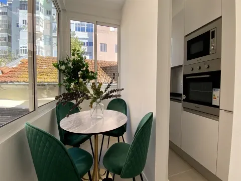 T2 em São Domingos de Benfica totalmente remodelado