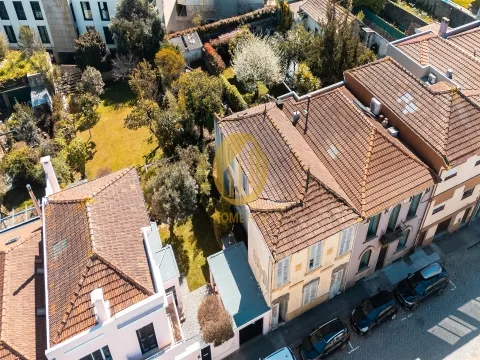 OPORTUNIDADE ÚNICA EM RAMALDE | MORADIA PARA REABILITAR | 286m² TERRENO | PORTO