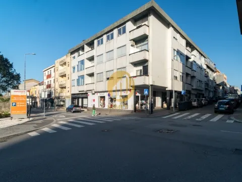 Appartamento T4 in Rua do Amial