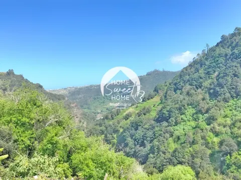 Terreno Rústico para construir, junto à Laurisilva
