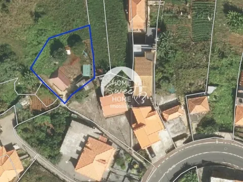 Moradia T1 em Santana com as vivencias tradicionais madeirenses