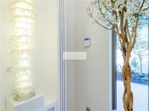 Luxuriöse T5 TRIPLEX-Villa mit Garten und Pool, Lissabon