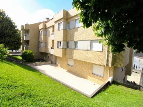 T2 c/ Suite-Garagem Box-Arrumos-Varanda