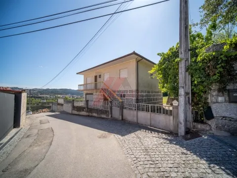 MORADIA  E TERRENO COM ÓTIMAS VISTAS EM GOLÃES - FAFE!