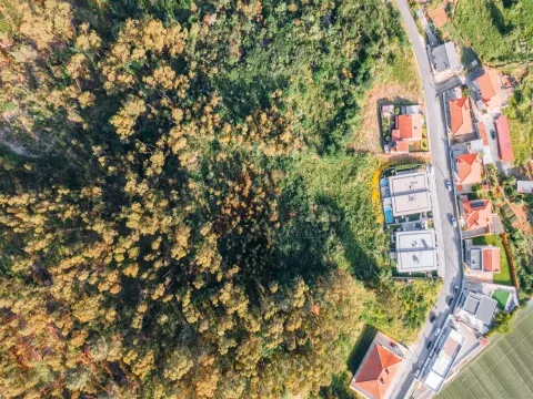 TERRENO COM VIABILIDADE DE CONSTRUÇÃO PARA 4 MORADIAS!