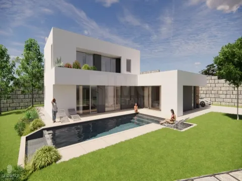 Moradia V4 c/ Piscina - Teixoso