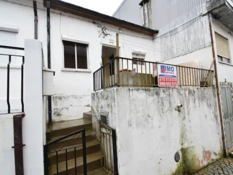 Detached house to restore T2