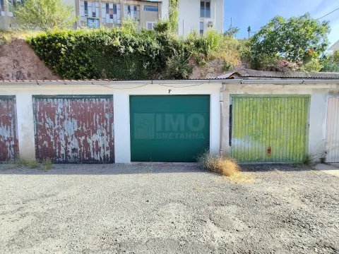 Garagem - Rua da Saudade - Covilhã