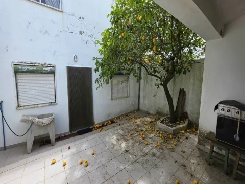 Moradia T3 com Garagem e Terraço - Malpica do Tejo