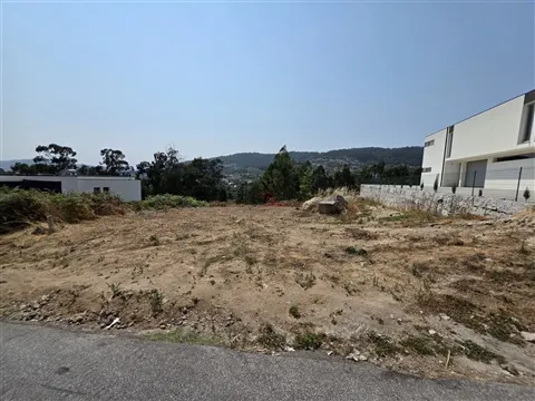 Terreno para Construção com 1.107,93m2 em São Paio, Vizela