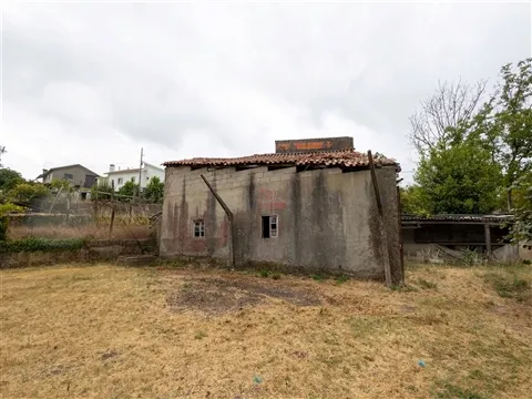 Terreno para construção com 1.700m2 em São Martinho do Campo, Santo Tirso