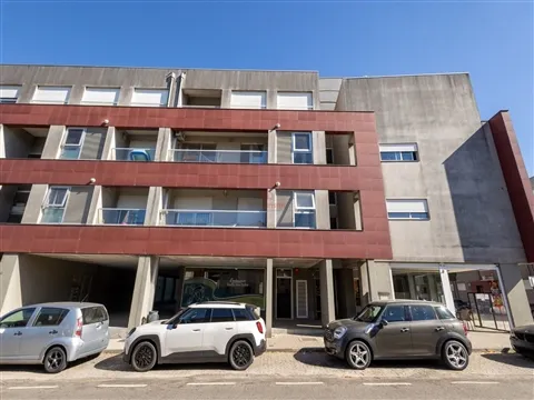 Apartamento T4 Duplex em Vila das Aves, Santo Tirso