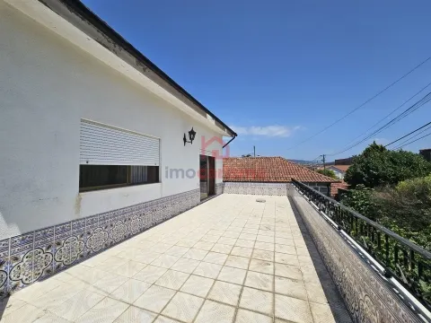 Andar Moradia T3 para Arrendamento em Delães, Vila Nova de Famalicão