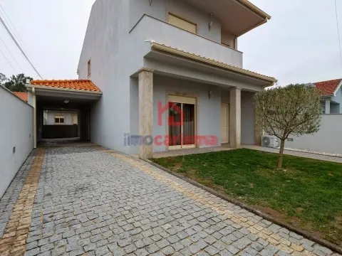 Moradia Individual T3 para Arrendamento em Landim, Vila Nova de Famalicão