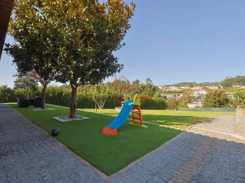 Moradia Térrea de Luxo T3 em Vilarinho, Santo Tirso