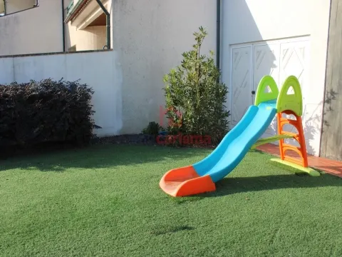 Individual T4 House in Gondar, Guimarães