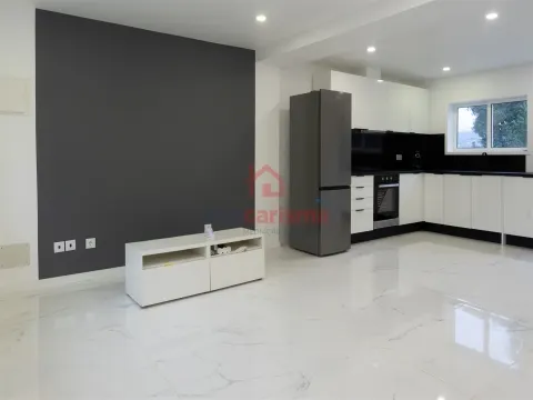 Moradia Térrea T2 Totalmente Remodelada em Sequeiró, Santo Tirso