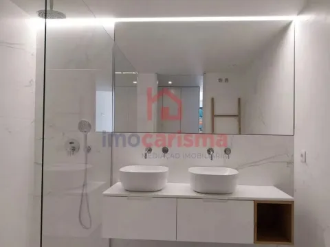 Apartamento T2 Novo em Fase Final de Construção em Santo Tirso