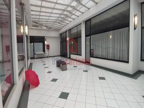 Loja para venda com 56m2 no centro de Santo Tirso