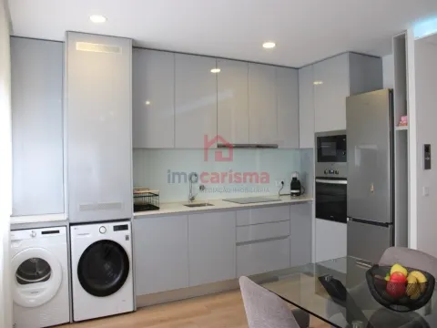 Apartamento T2 em Rebordões, Santo Tirso