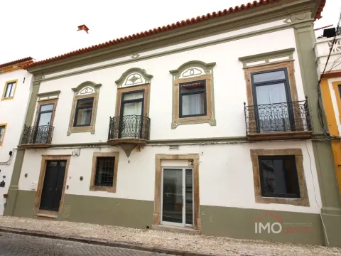 Manoir >=10 Chambre(s)