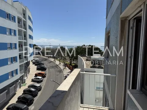 Apartamento T4 com Vista Rio - Bairro Santos Nicolau - Setúbal