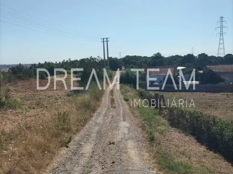 Terreno Urbano para Construção – Palhais-Coina | Viabilidade para 27 Fogos