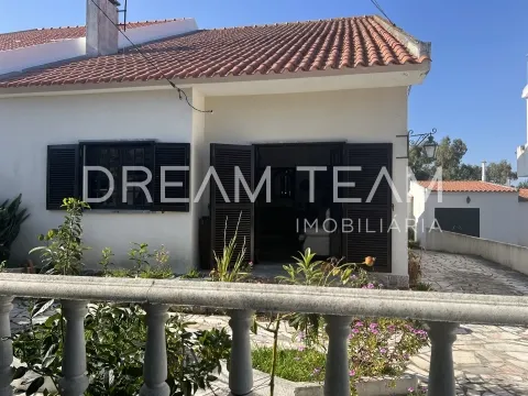Moradia T4 em Oleiros - Azeitão
