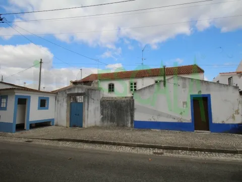 Detached house to restore T6