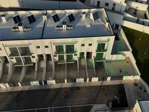 半独立式的房子 4个房间