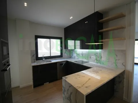 Maison jumelée 4 Chambre(s)