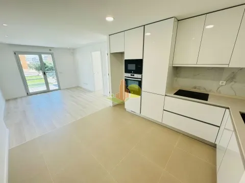 Appartamento con 2 camere da letto e parcheggio nuovo