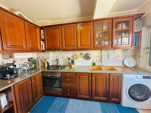 Трехкомнатная двухуровневая квартира — Авенида и Казино!