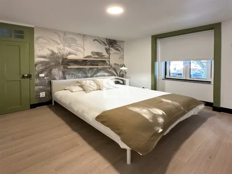 Building >=10 Bedroom