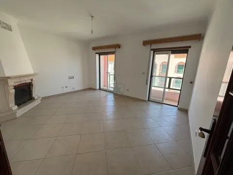 T3, Atalaia-Montijo, 2º andar sem elevador.