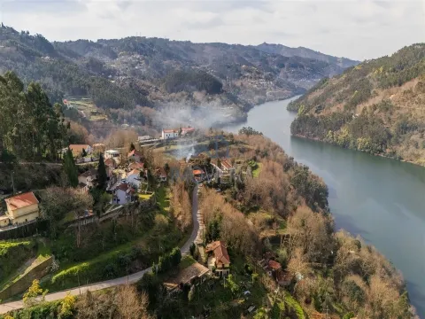 Moradia para Restaurar T4