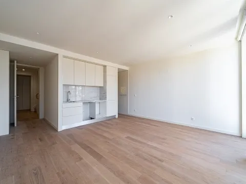 Apartamento T1 com varanda no centro do Porto