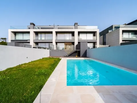 Moradia luxo T4 Canidelo