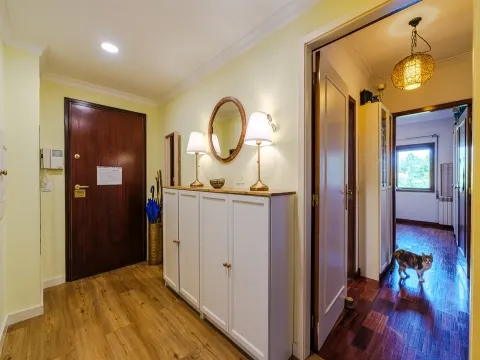 T2 Ermesinde with Garage and Fireplace – Renovated