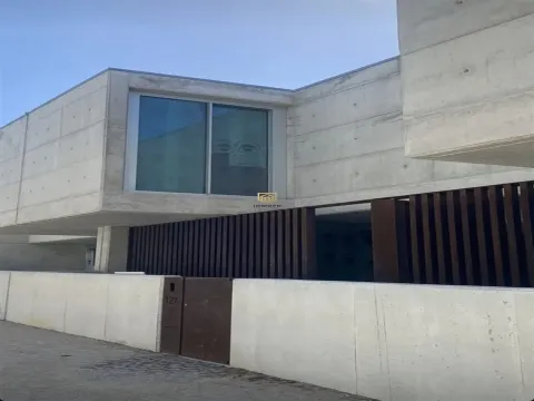 Semi-detached house T4