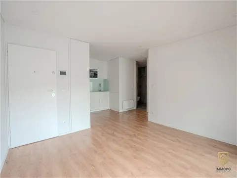 Appartement T1 Moderne à Louer à Porto | Balcon et Parking | Proche Hôpital São João