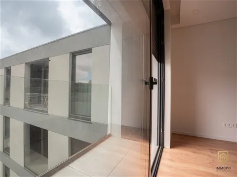 Appartement T1 Moderne à Louer à Porto | Balcon et Parking | Proche Hôpital São João